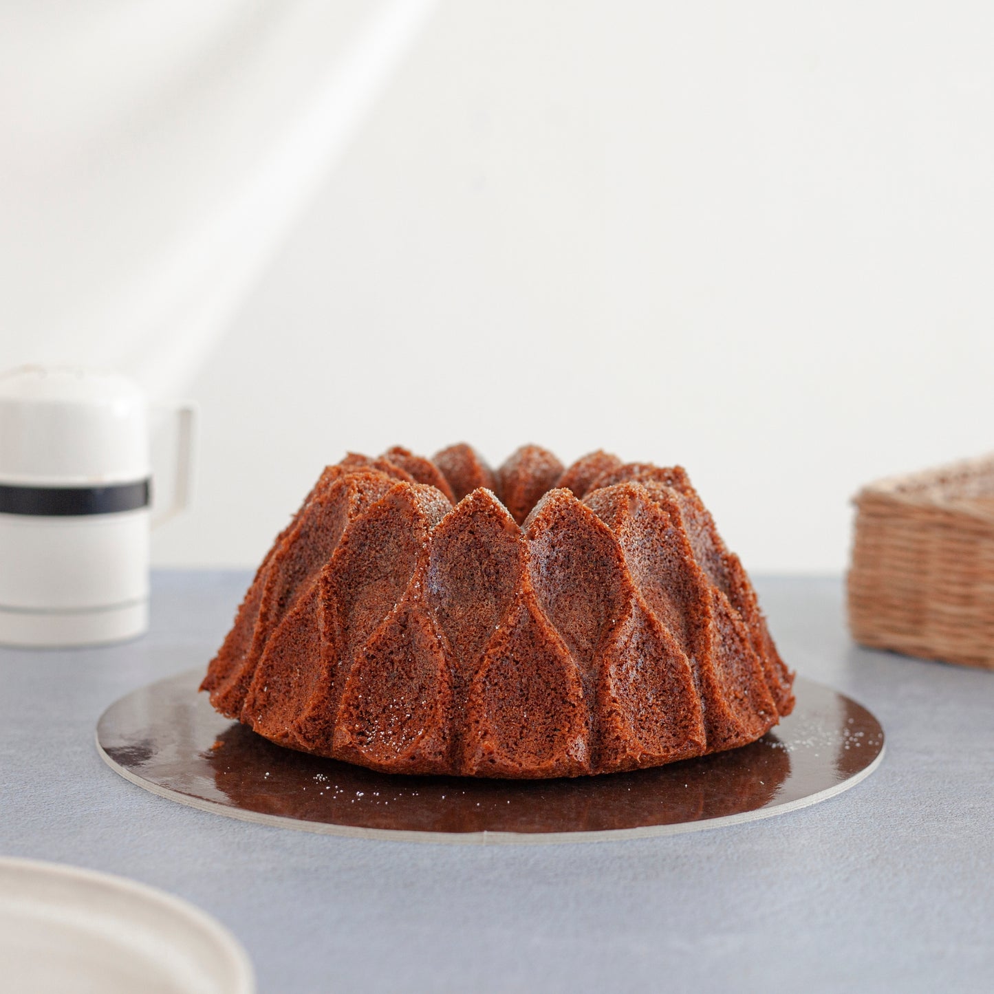 BLAZE mould, sponge cake and tart mould for oven, double non-stick layer, long-lasting cast aluminium, uniform cooking, Rose Gold colour, diameter 25cm, height 11cm, 2.5 litres.