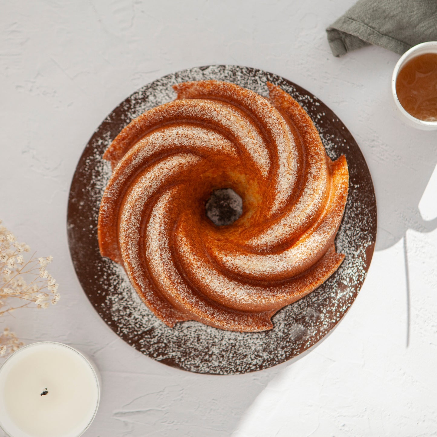 SPIRAL mould, sponge cake and tart mould for oven, double non-stick layer, long-lasting cast aluminium, uniform cooking, Rose Gold colour, diameter 24cm, height 9cm, 1.8 litres.