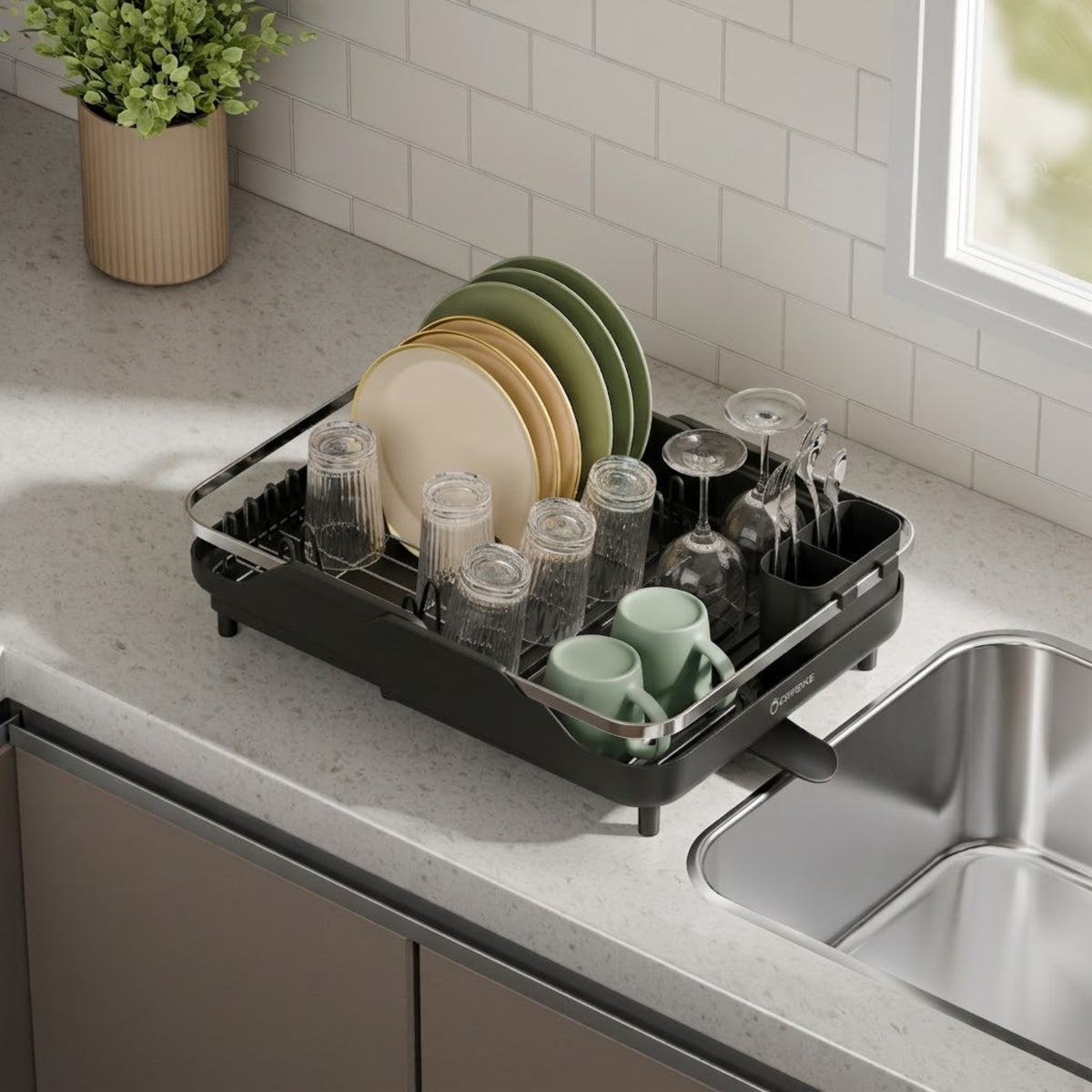 Cutlery holder and glass-safe tips