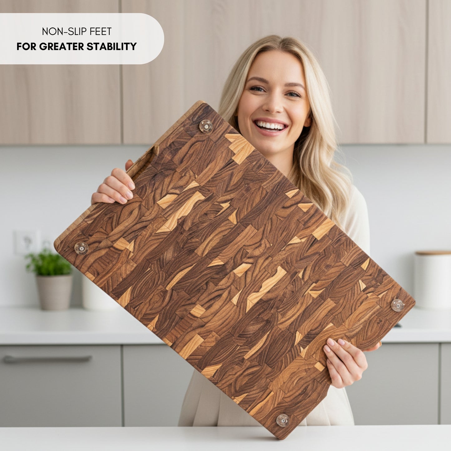 NEW ARRIVAL Tabla de Cortar SIDNEY Plus en Madera de Teca End Grain, con patas antideslizantes y ranura para jugos, 58×38×3.8 cm