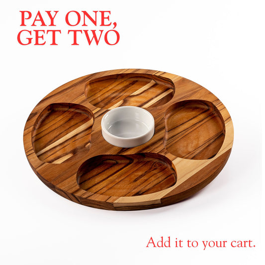 Bandeja para Servir en Madera de Teca Natural MARTINICA, resistente, con 4 compartimientos y cuenco para salsas, ideal para carnes, pollo, embutidos y tapas (35.5×35.5×2.4 cm)