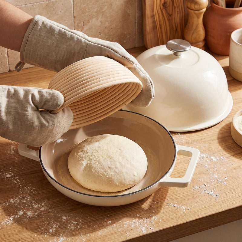 The dough sits, it doesn't drop